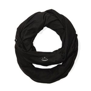 NWT Beyond Yoga Infinity Scarf